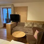 Rosa 1 & 3 Apartment *