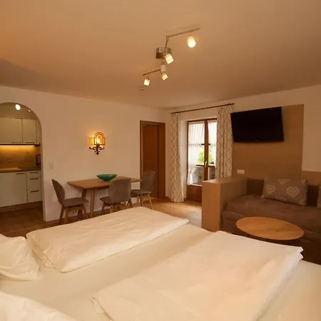 Rosa 1 & 3 Apartment *
